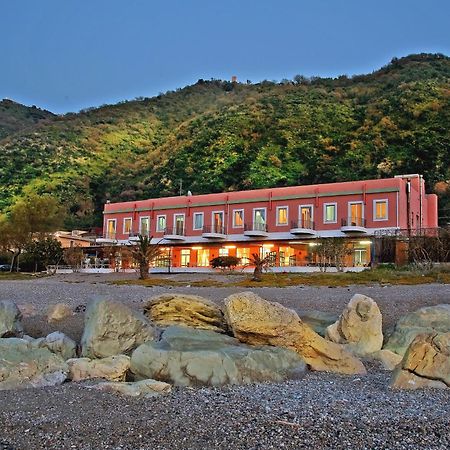 Hotel Ristorante La Scogliera - Nuova Gestione Пирайно Екстериор снимка