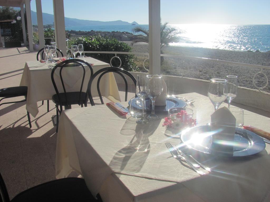 Hotel Ristorante La Scogliera - Nuova Gestione Пирайно Екстериор снимка