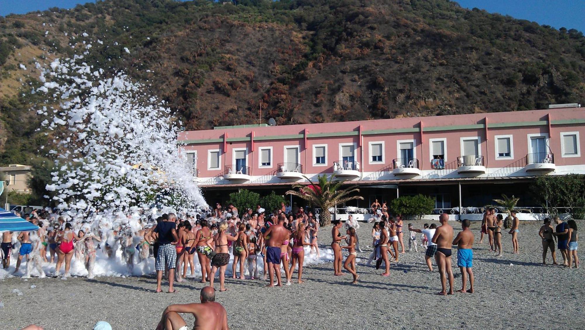 Hotel Ristorante La Scogliera - Nuova Gestione Пирайно Екстериор снимка