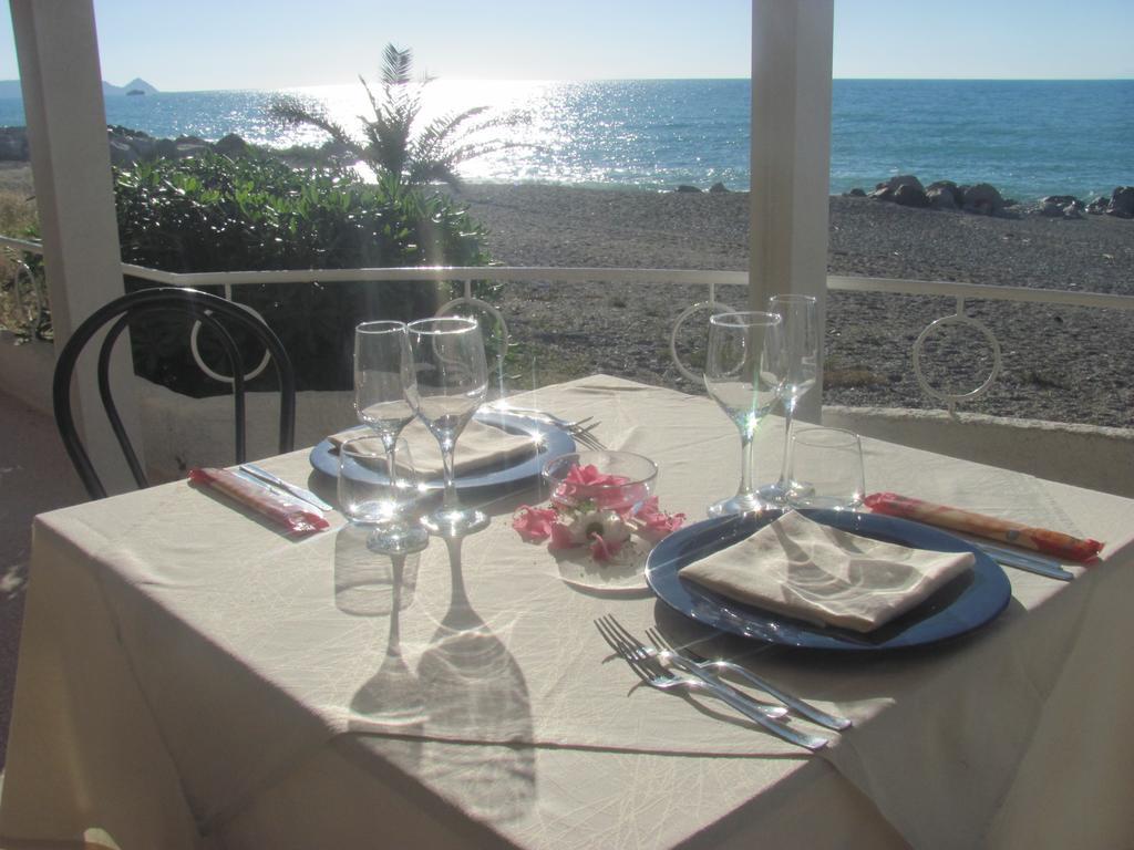 Hotel Ristorante La Scogliera - Nuova Gestione Пирайно Екстериор снимка