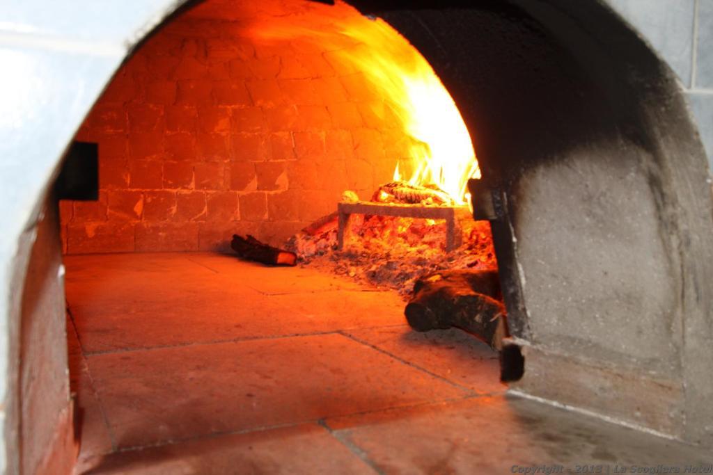 Hotel Ristorante La Scogliera - Nuova Gestione Пирайно Екстериор снимка