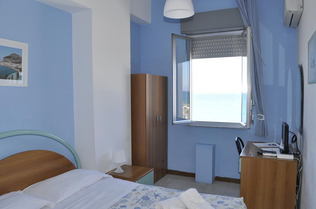 Hotel Ristorante La Scogliera - Nuova Gestione Пирайно Екстериор снимка