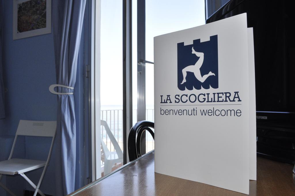 Hotel Ristorante La Scogliera - Nuova Gestione Пирайно Екстериор снимка