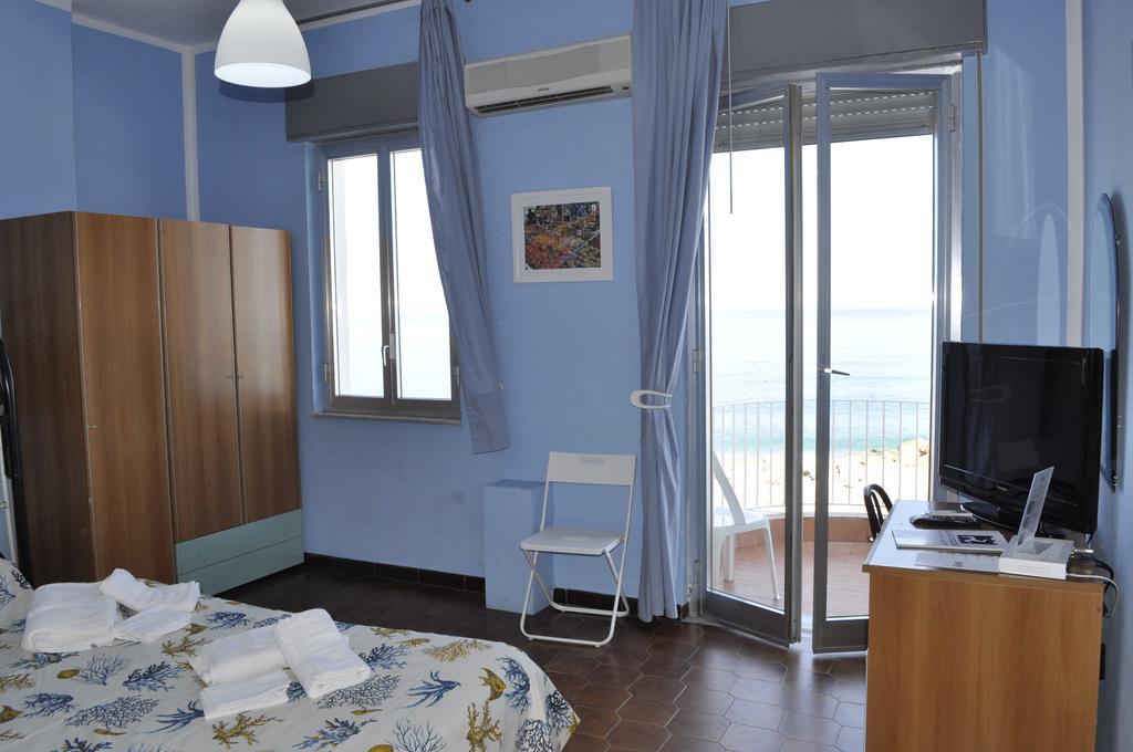 Hotel Ristorante La Scogliera - Nuova Gestione Пирайно Екстериор снимка