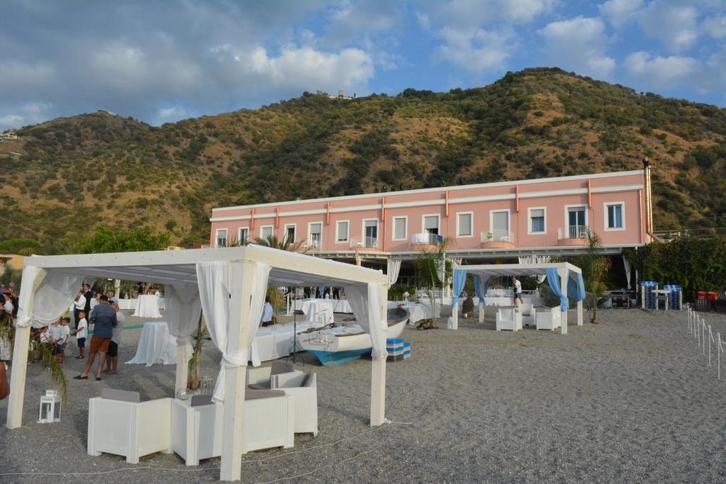 Hotel Ristorante La Scogliera - Nuova Gestione Пирайно Екстериор снимка