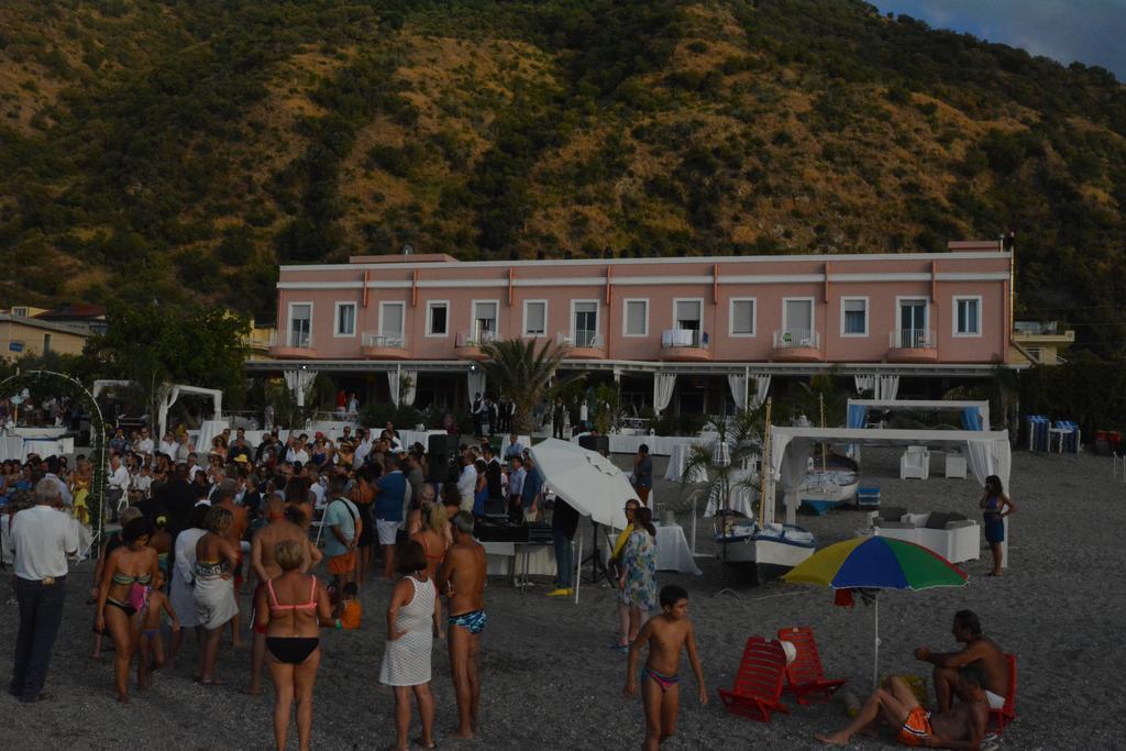 Hotel Ristorante La Scogliera - Nuova Gestione Пирайно Екстериор снимка