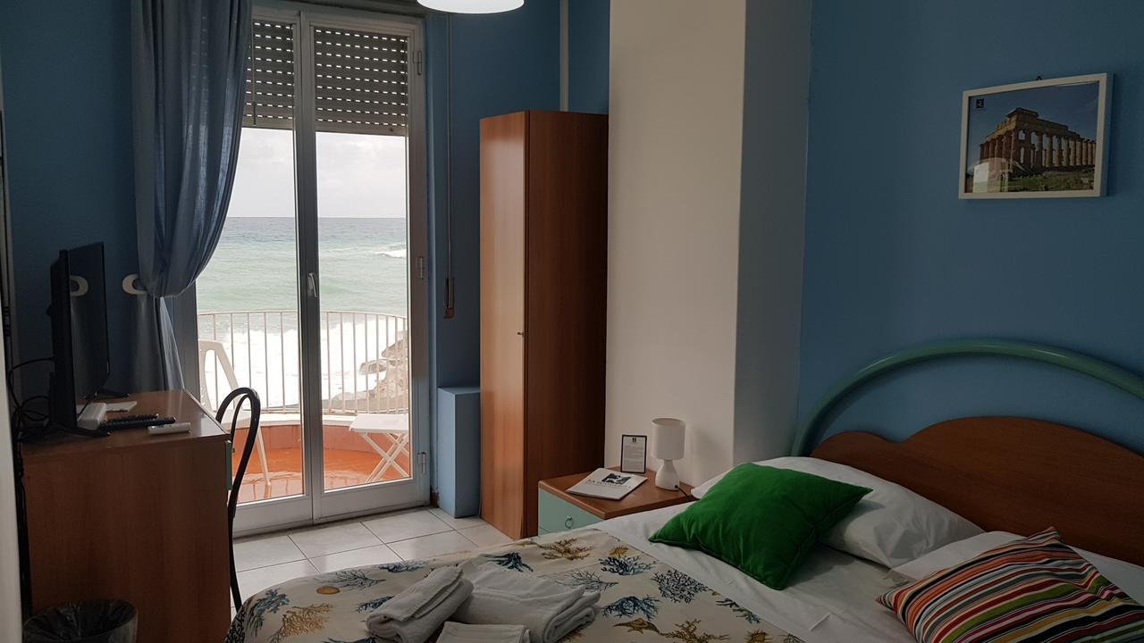 Hotel Ristorante La Scogliera - Nuova Gestione Пирайно Екстериор снимка